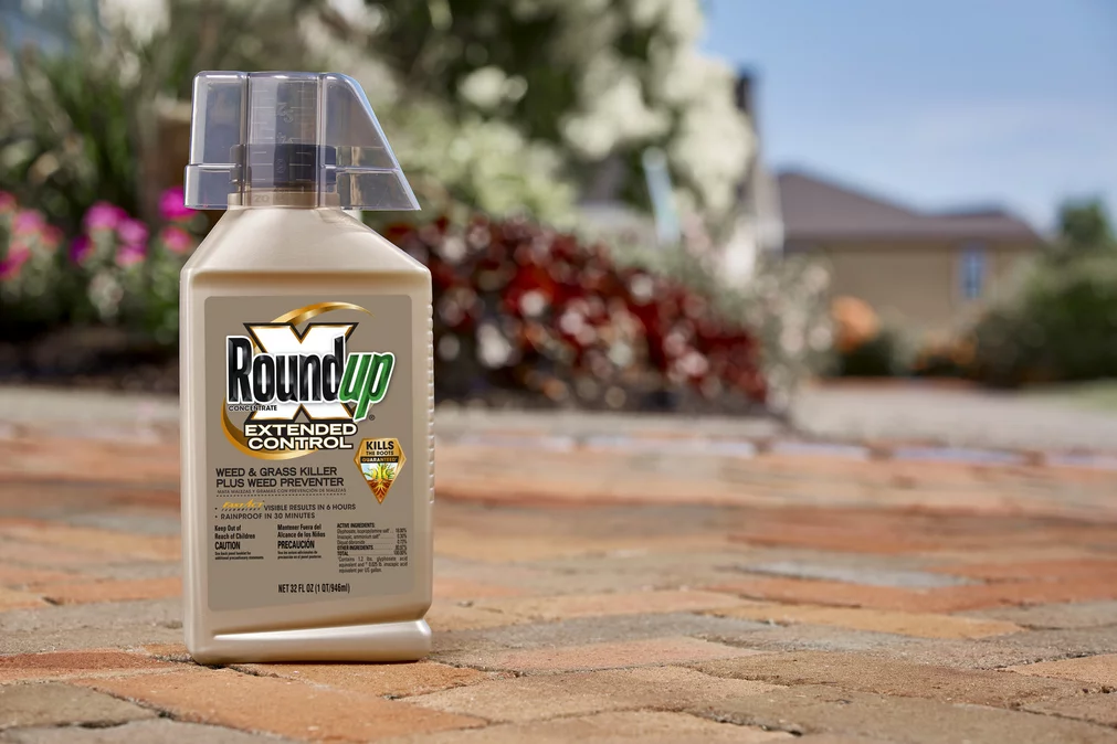 Roundup Concentrate Extended Control Weed & Grass Killer Plus Weed Preventer II 32oz. - Image 2