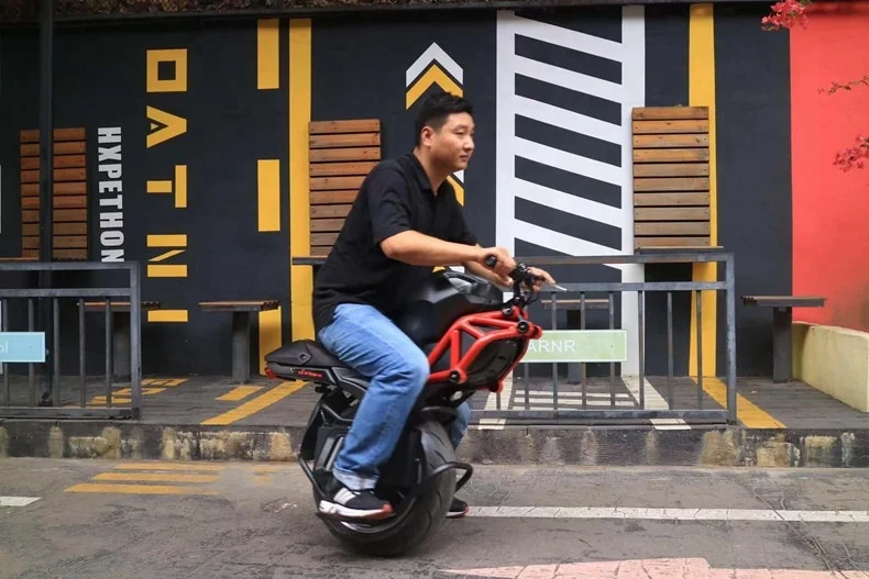 Meubon One Wheel Electric Scooter & Unicycle: Best Motorized Scooter for Adults - Image 5