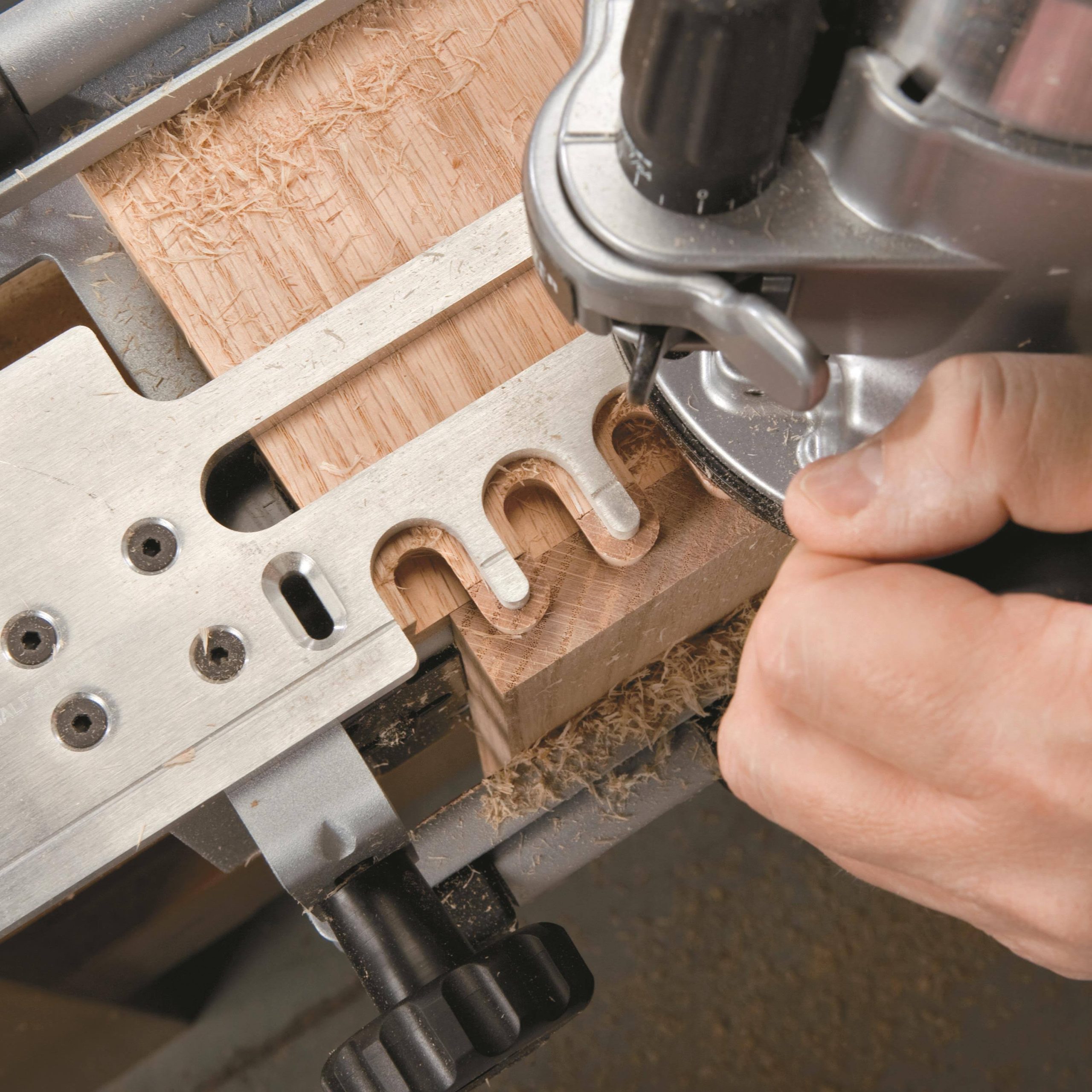 Porter-Cable 4216 12 in. Deluxe Dovetail Jig Combination Kit - Image 3