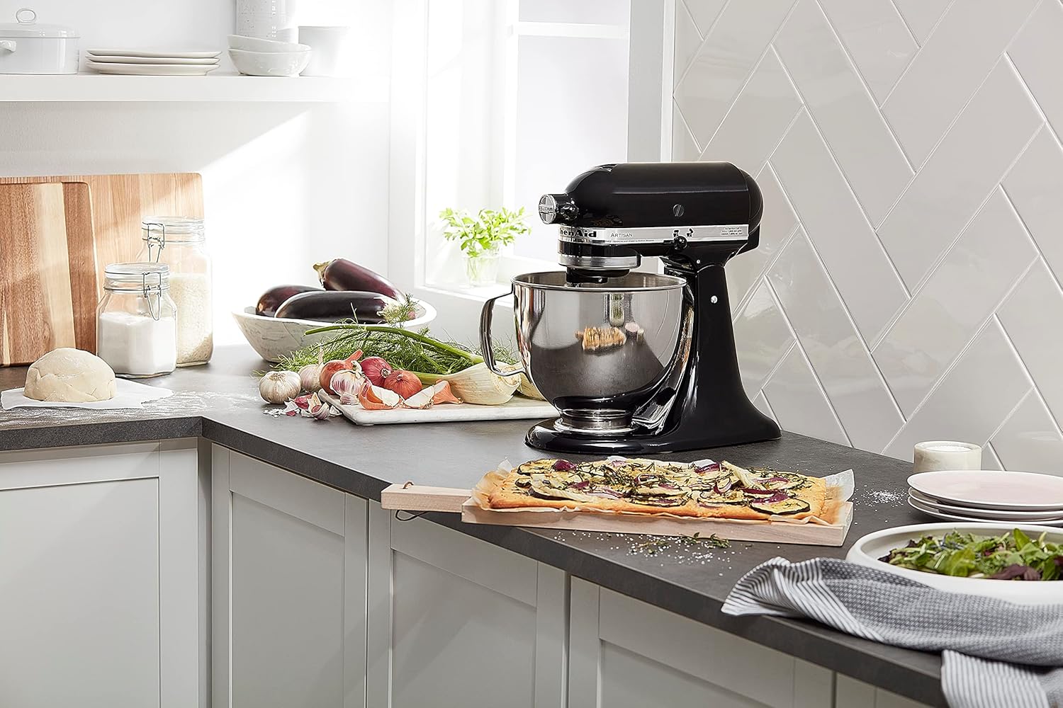 KitchenAid Artisan Series 5 Quart Tilt Head Stand Mixer with Pouring Shield KSM150PS, Cast Iron - Image 105